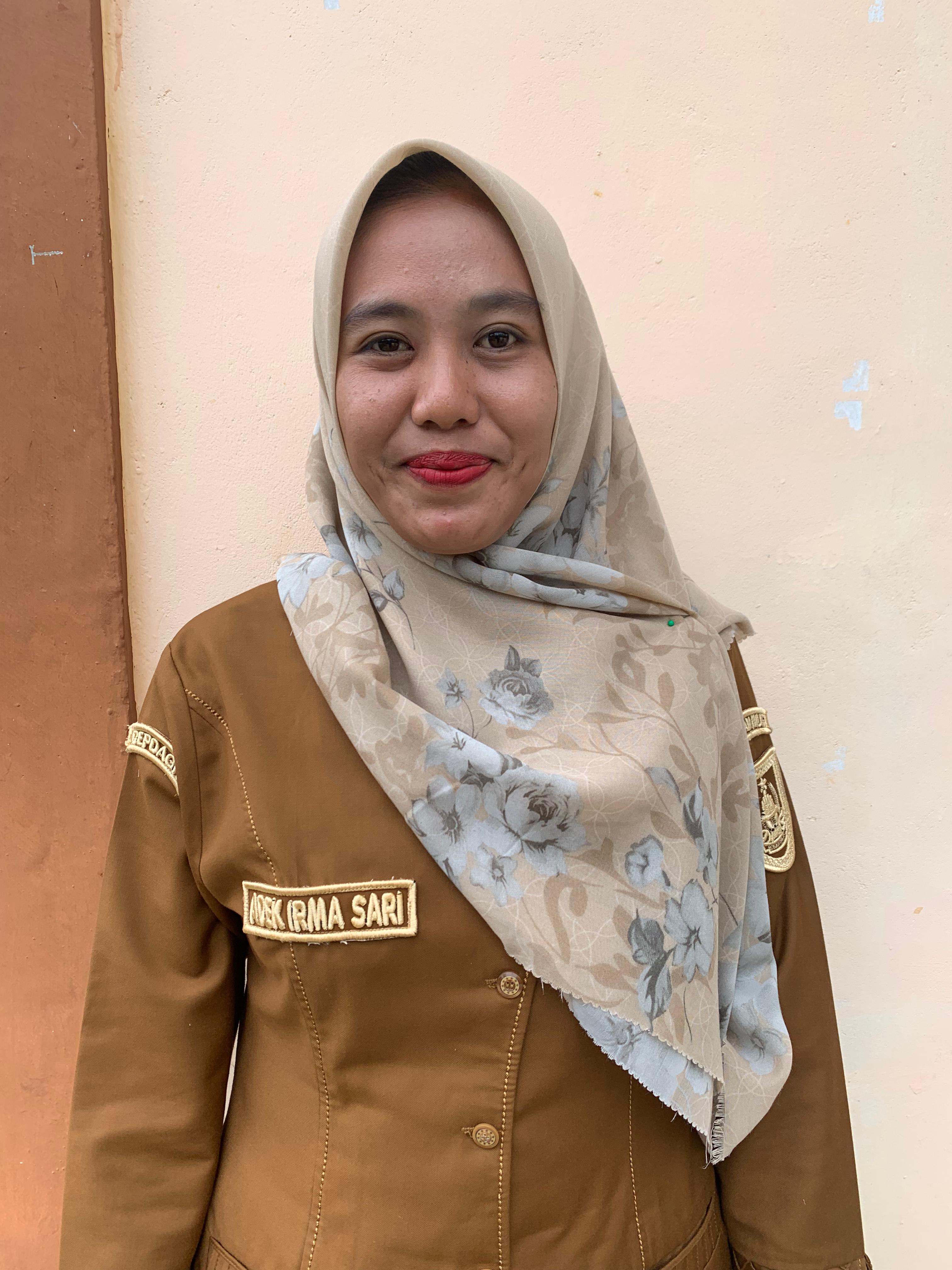 Adek Irma Sari